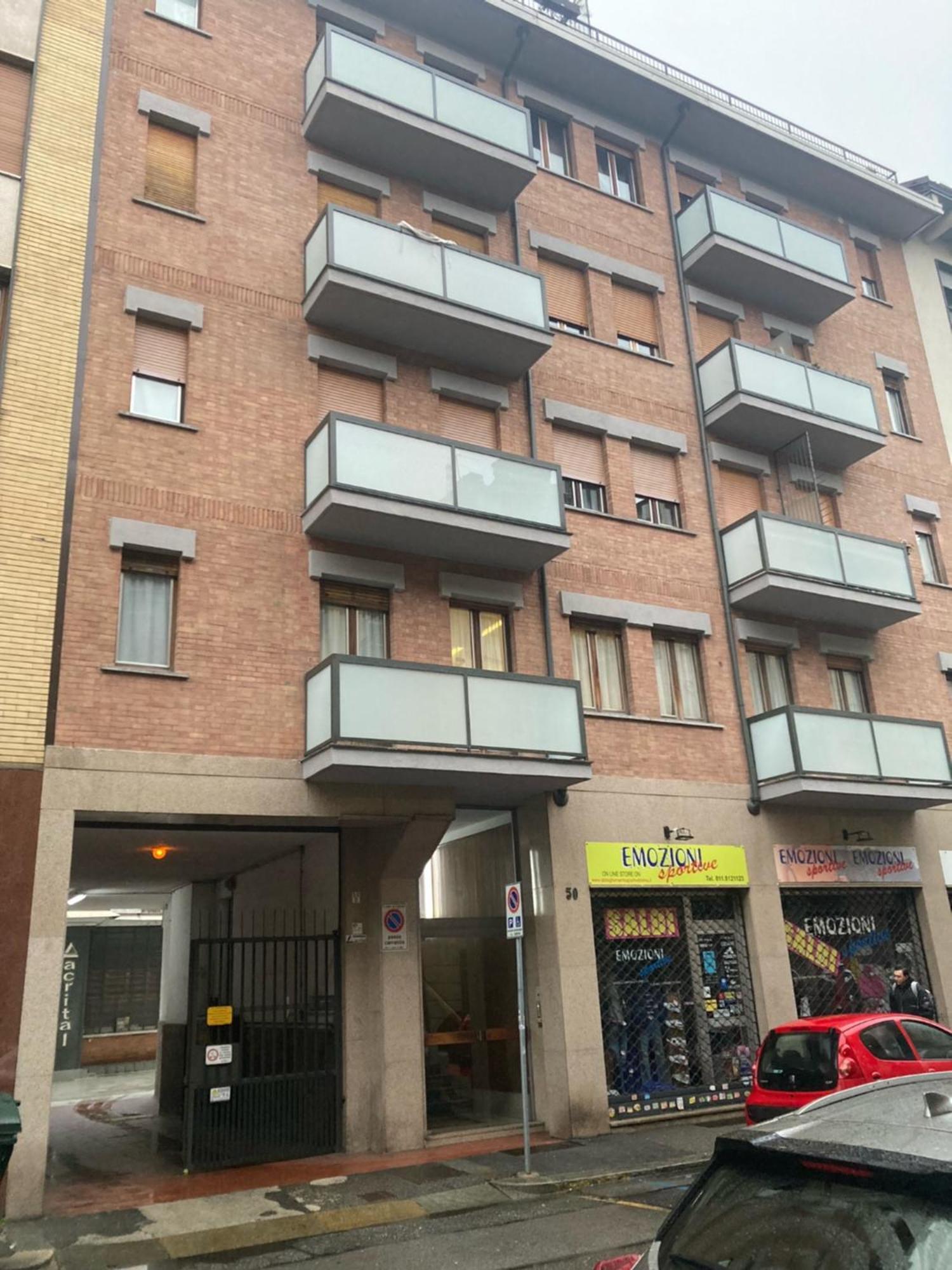 Center Whit Private Parking Apartment Turin